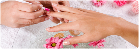 Manikűr, pedikűr, műköröm